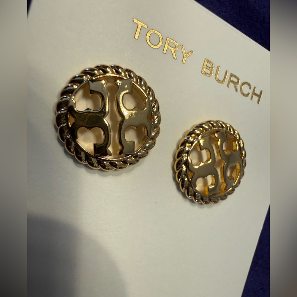 🌟Tory Burch Gold Rope double stacked T Logo Earrings NWT - Picture 2 of 5